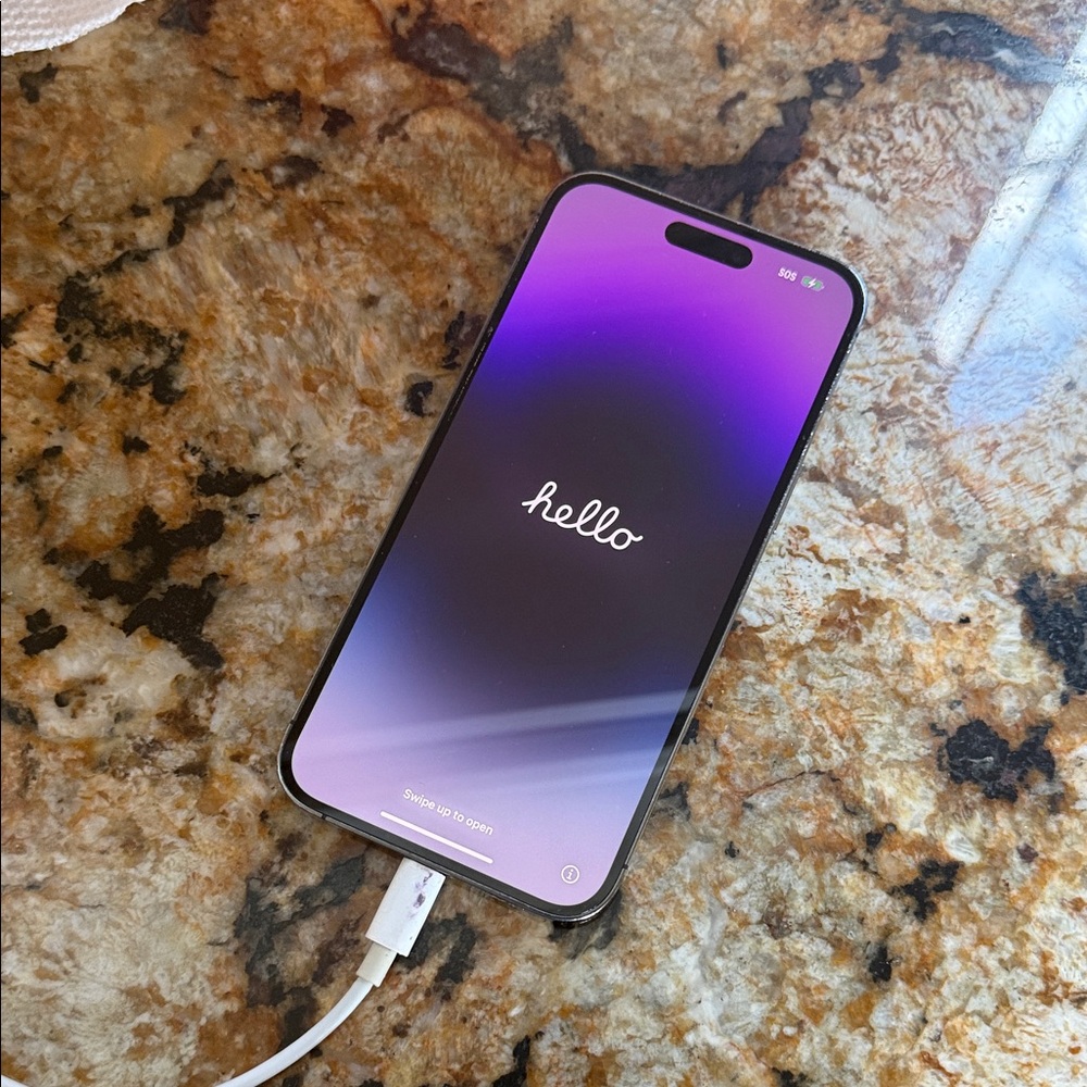Violet Purple iPhone 14 Pro Max Smartphone- EXCELLENT CONDITION!! 256 GB!!